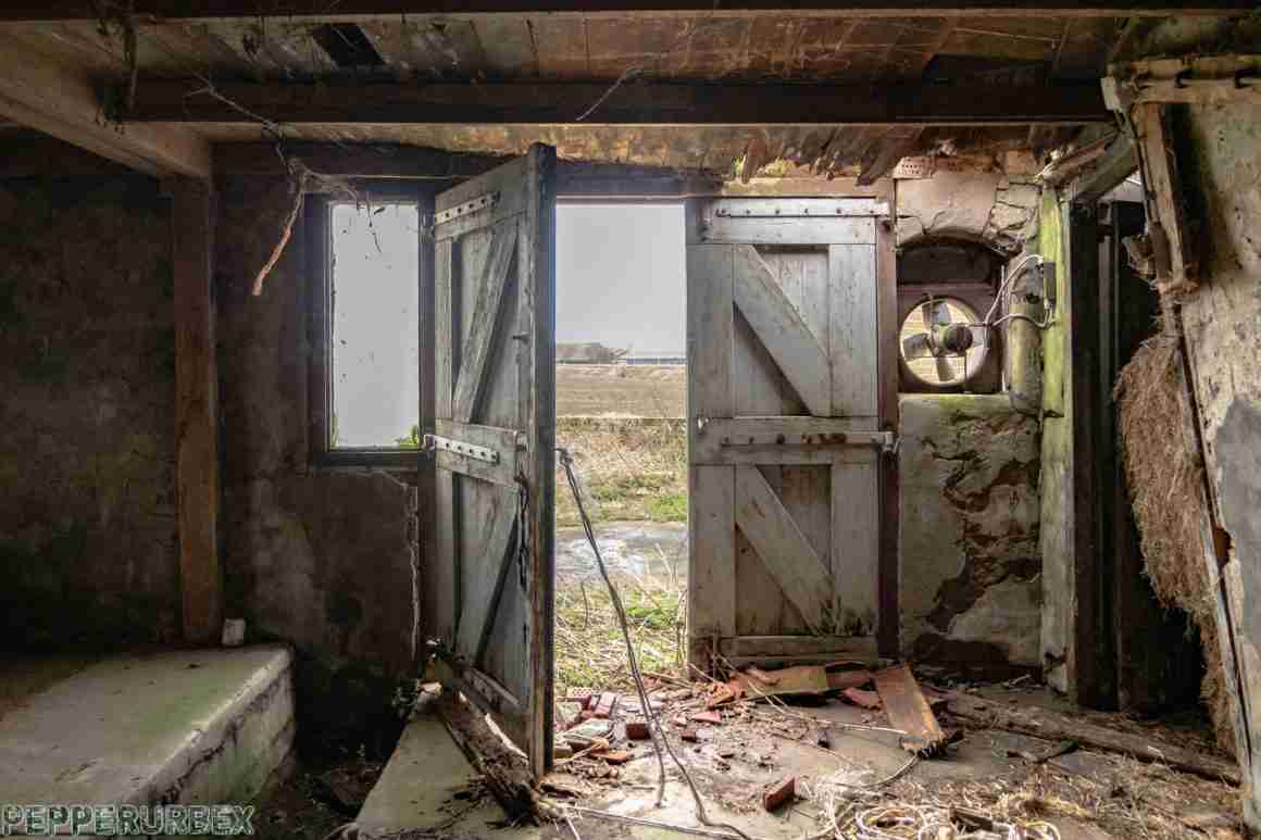 verlaten boerderij Koufurderrige urbex locatie schuur-min