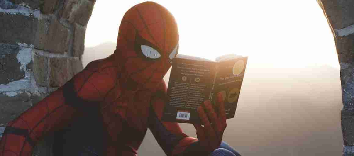 spiderman-leest-boek